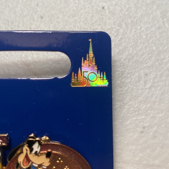 Walt Disney World 50th Anniversary Trading Pin NEW - Goofy and Pluto - Picture 3 of 4